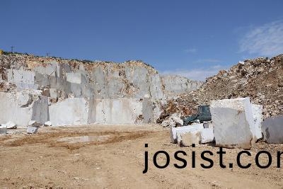 塞(sai)浦路斯灰(hui)鑛(kuang)山(shan)