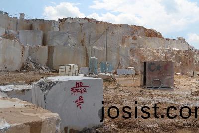 塞(sai)浦路斯灰鑛(kuang)山(shan)